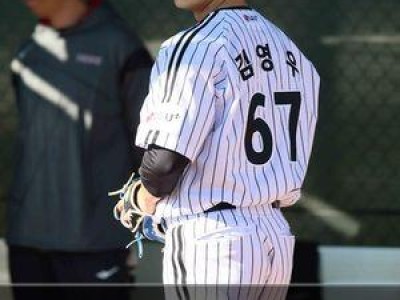 LG 신인 투수 김영우 151km 강속구로 화제