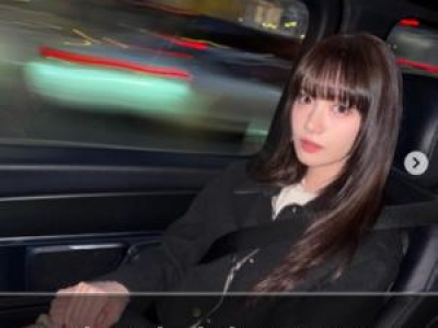 윤아 도심 배경으로 물오른 미모 뽐내