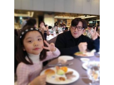이민우 결혼 후 첫 크리스마스 행복한 모습 공개