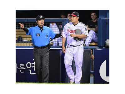 키움 투수코치 실수로 LG 선수 이름 잘못 통보해 경기 혼란