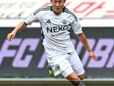 전북 심판 판정에 분노한 팬들 경기장에서 시끌